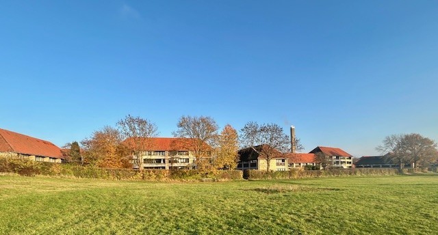 Nærumvænge Torv med de første forretninger