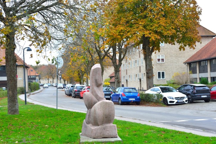 Skulpturen ved Nærumvænge Torv